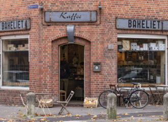 Front view of the Bakeliet Kaffee in Kiel